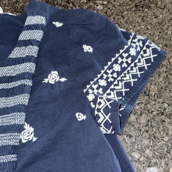 Lucky Brand Dark Blue Embroidered Smocked Insert Peasant Top - Picture 5 of 8